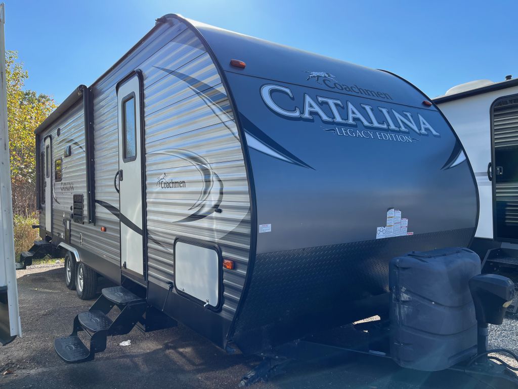 2017 COACHMEN CATALINA LEGACY EDITION 263RLS