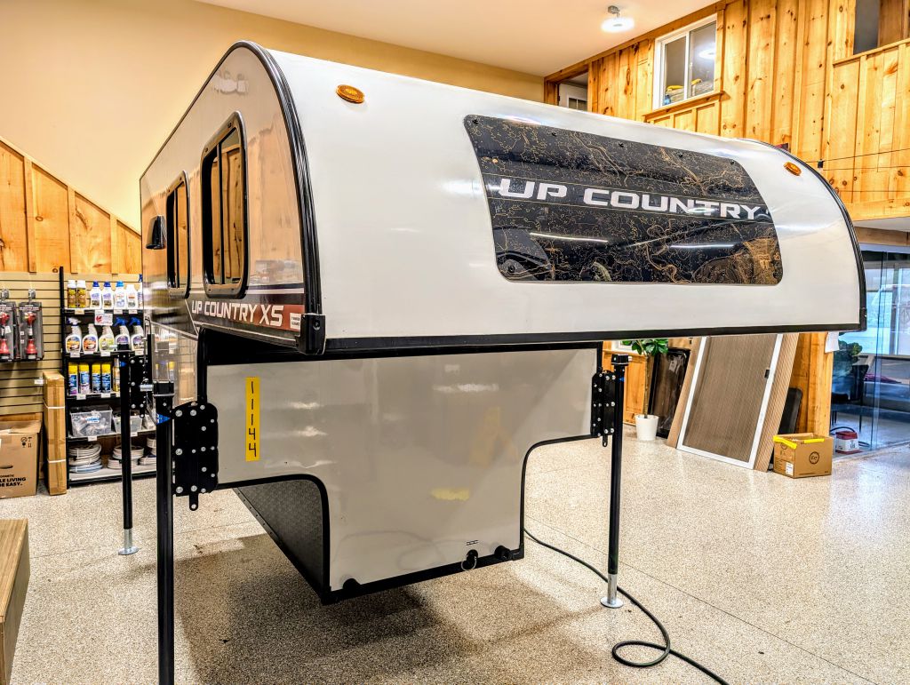 2026 TRAVEL LITE Up Country 550U