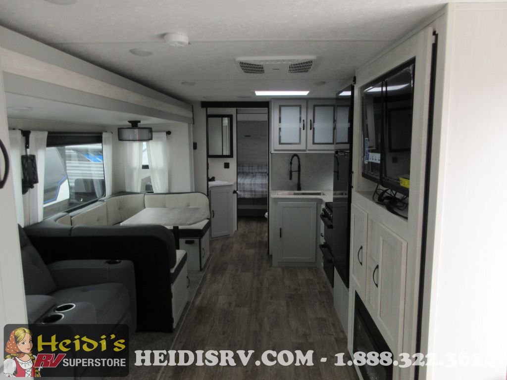 2023 Vibe 28bhe (triple bunks, out. kitchen)