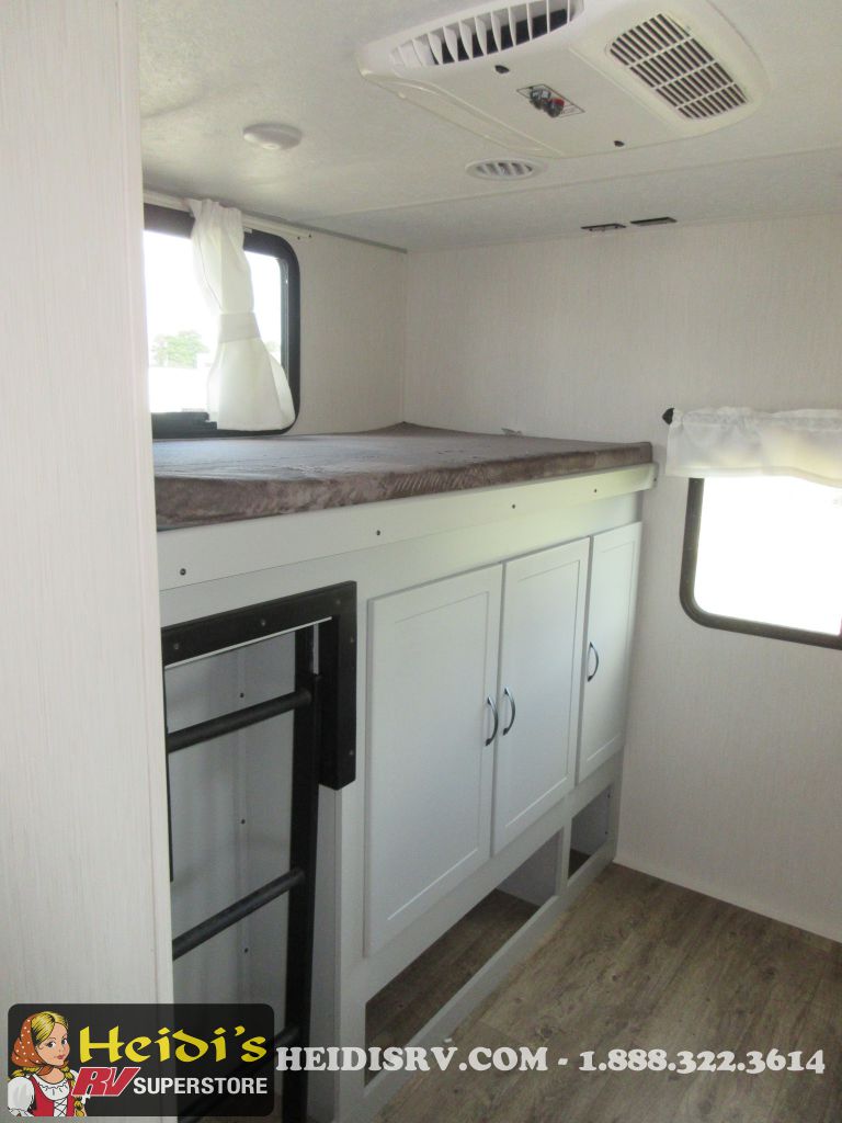2023 Vibe 34bh (triple bunks, island kitchen, out. kitchen)