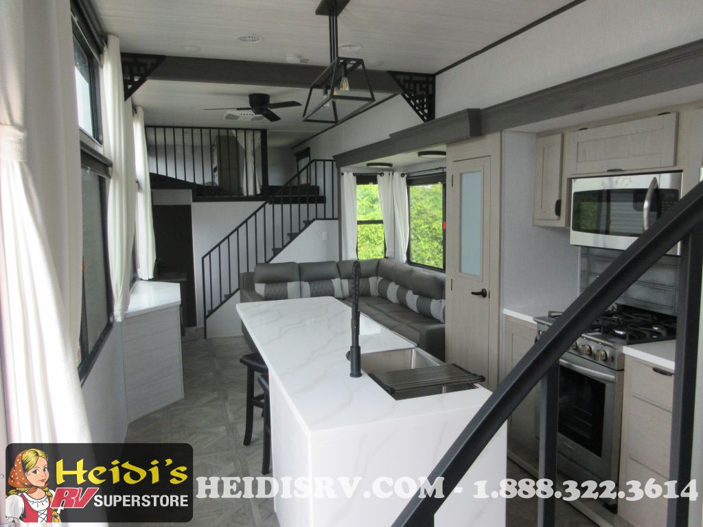 2024 FOREST RIVER SALEM GRAND VILLA 42VIEW (DBL LOFT *) Heidi's RV Centre