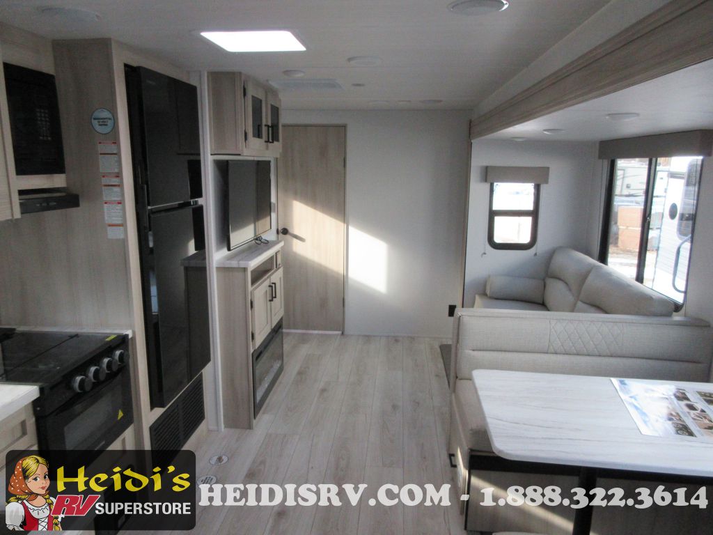 2024 East To West 261rb (rear bathroom*)