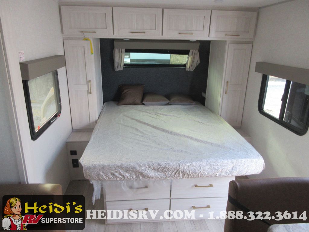 2024 Forest River legend 19ssle (rear bath*)