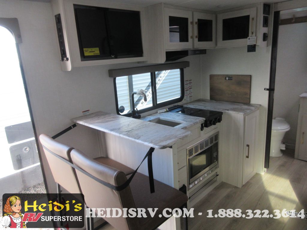 2024 Forest River legend 19ssle (rear bath*)