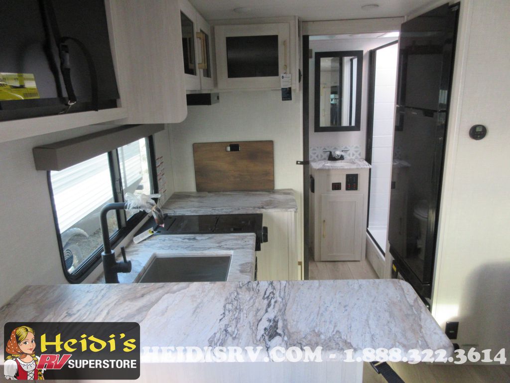 2024 Forest River legend 19ssle (rear bath*)