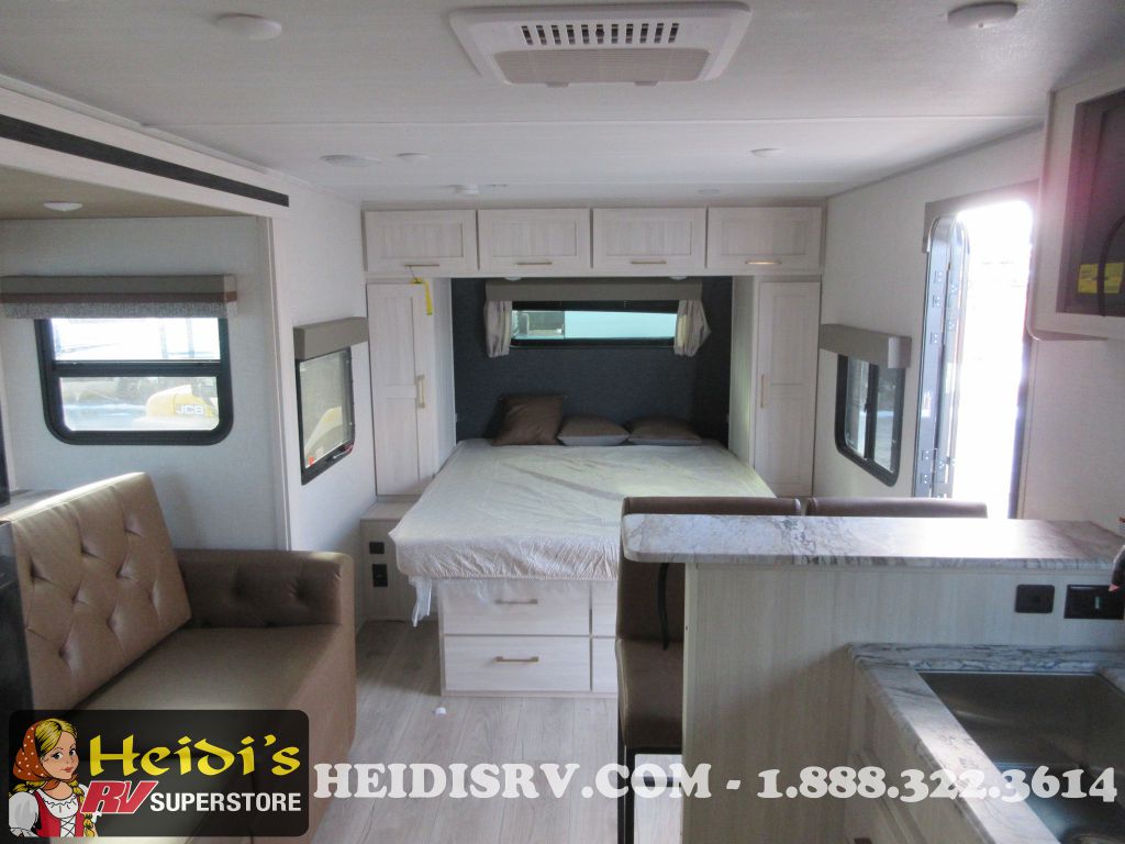 2024 Forest River legend 19ssle (rear bath*)