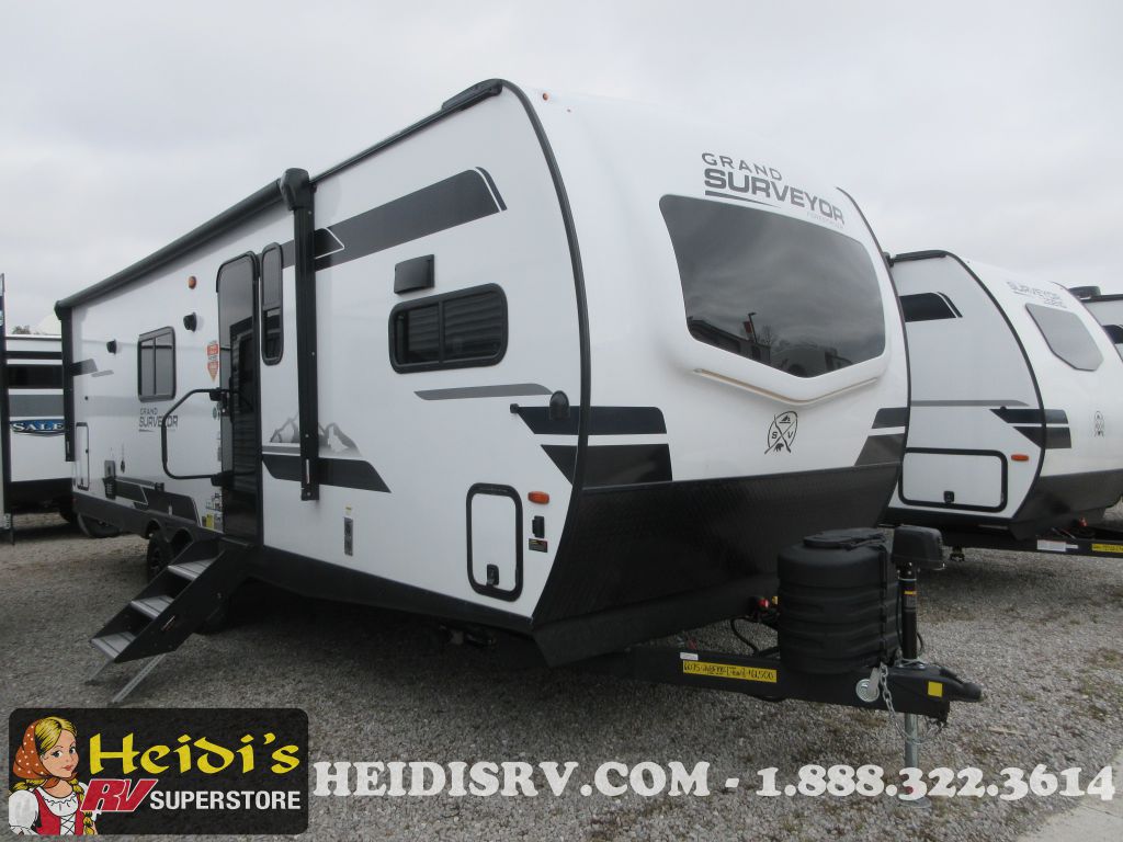 2024 FOREST RIVER SURVEYOR GRAND 268FKBS (FRONT KITCHEN, OUT. KIT. *)