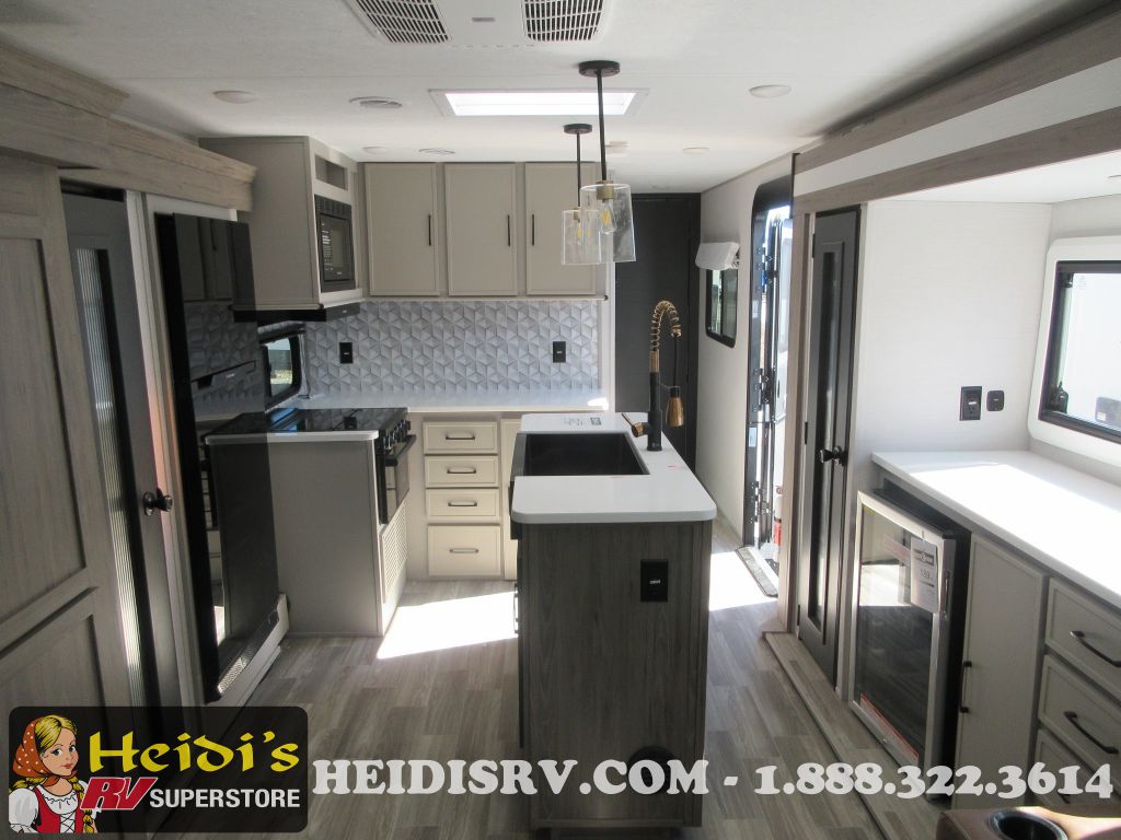 2024 Vibe 31hb (hidden bunks*)