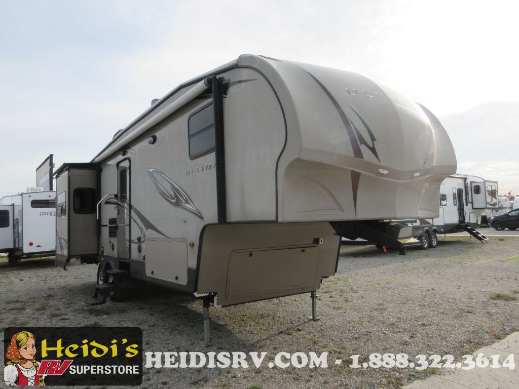 2009 PILGRIM INTERNATIONAL ULTIMA 3150RE (REAR ENTERTAINMENT*)