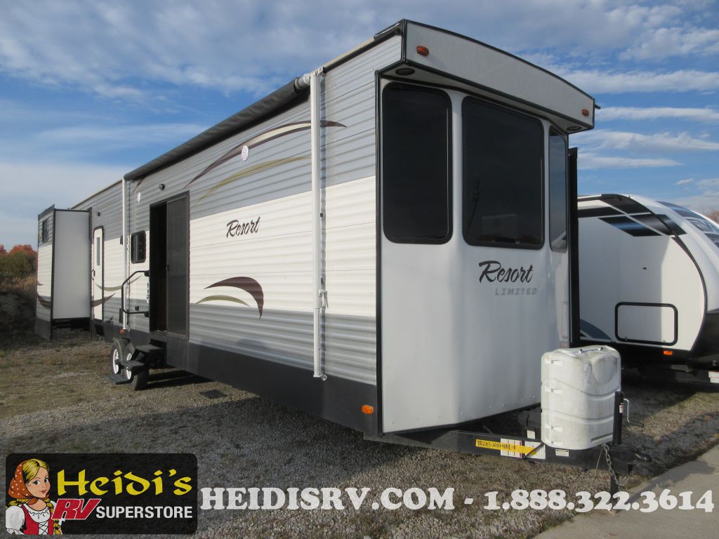 2015 Heartland 41bhl (bunks, 1 + 1/2 bath)