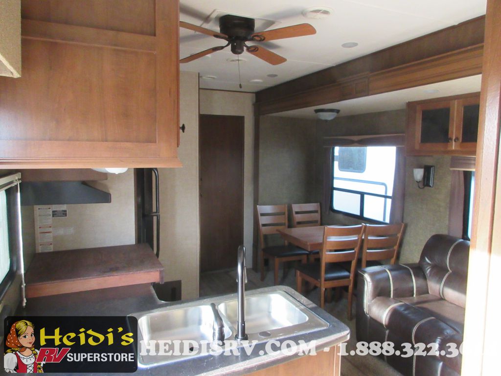 2015 Heartland 41bhl (bunks, 1 + 1/2 bath)