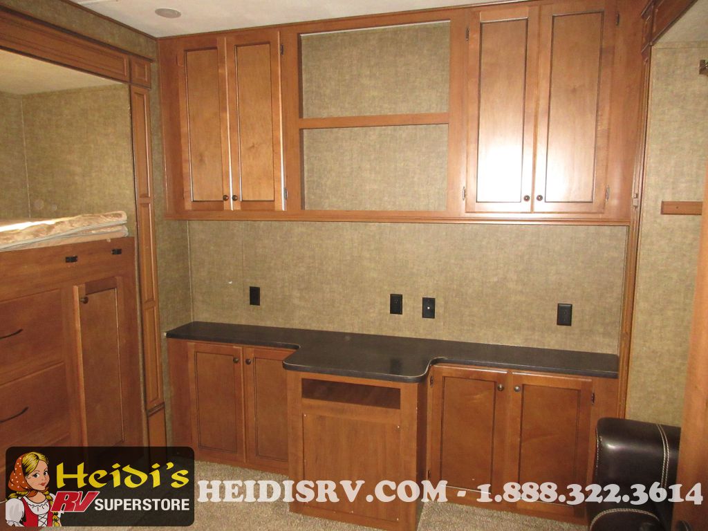 2015 Heartland 41bhl (bunks, 1 + 1/2 bath)