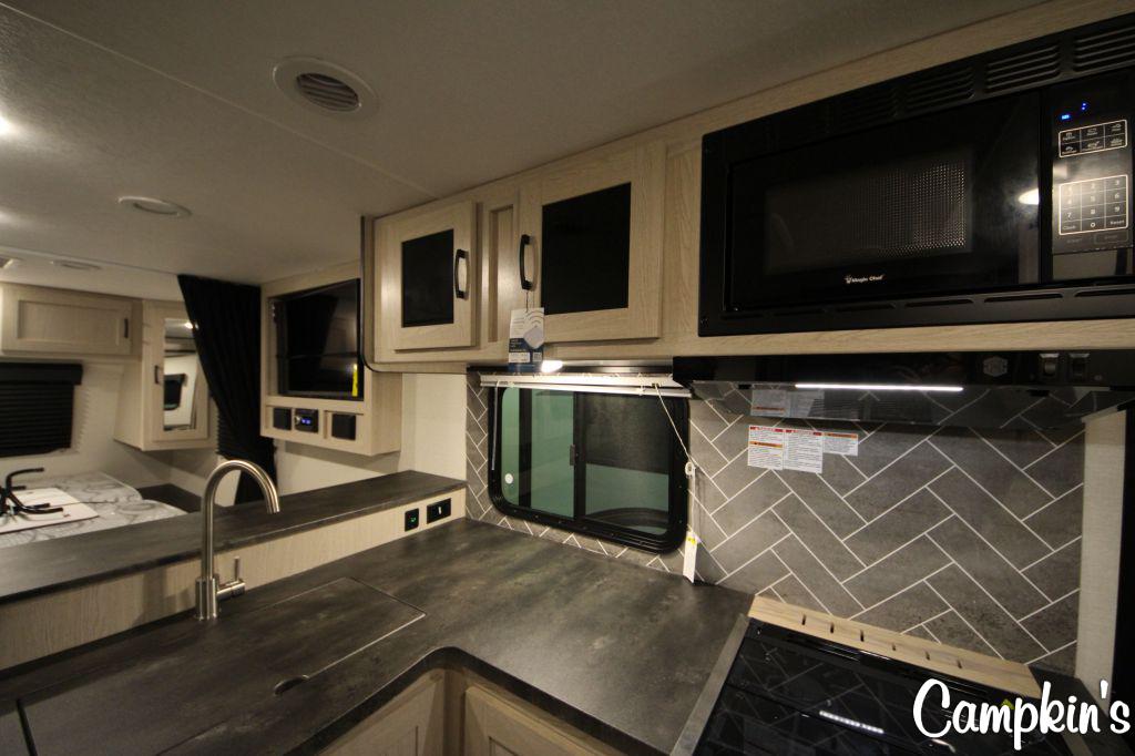 2022 COACHMEN APEX ULTRA LITE 211RBS