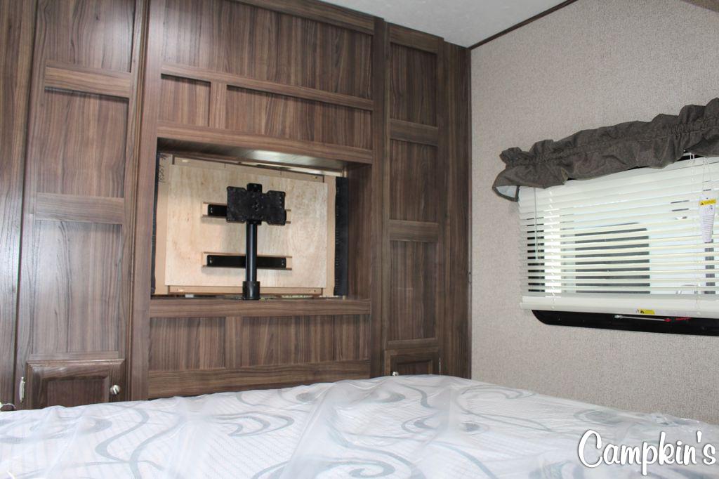 2019 COACHMEN APEX 259LE