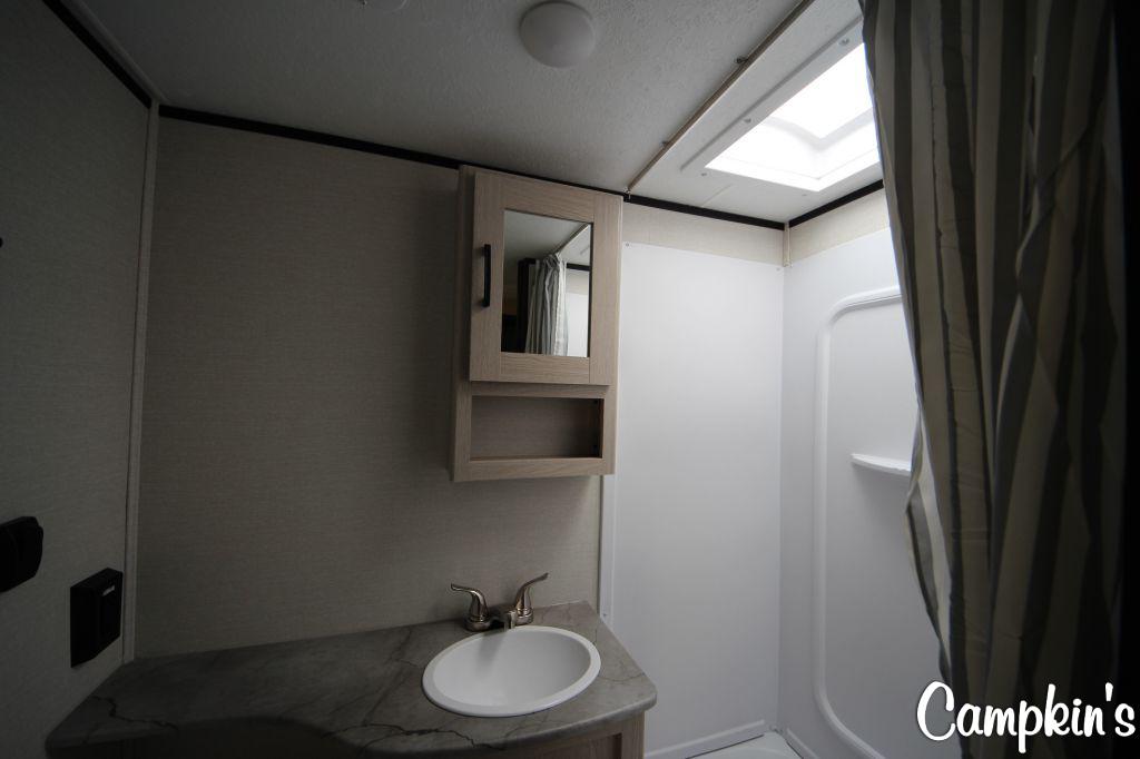 2022 COACHMEN APEX 300BHS