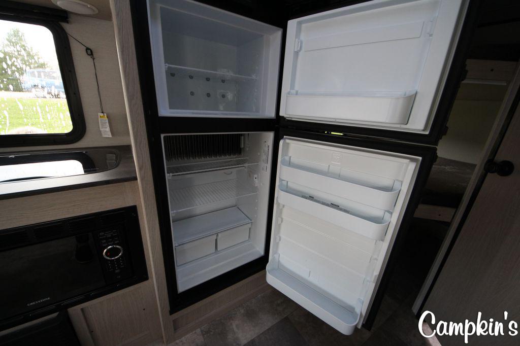 2022 COACHMEN APEX NANO 208BHS