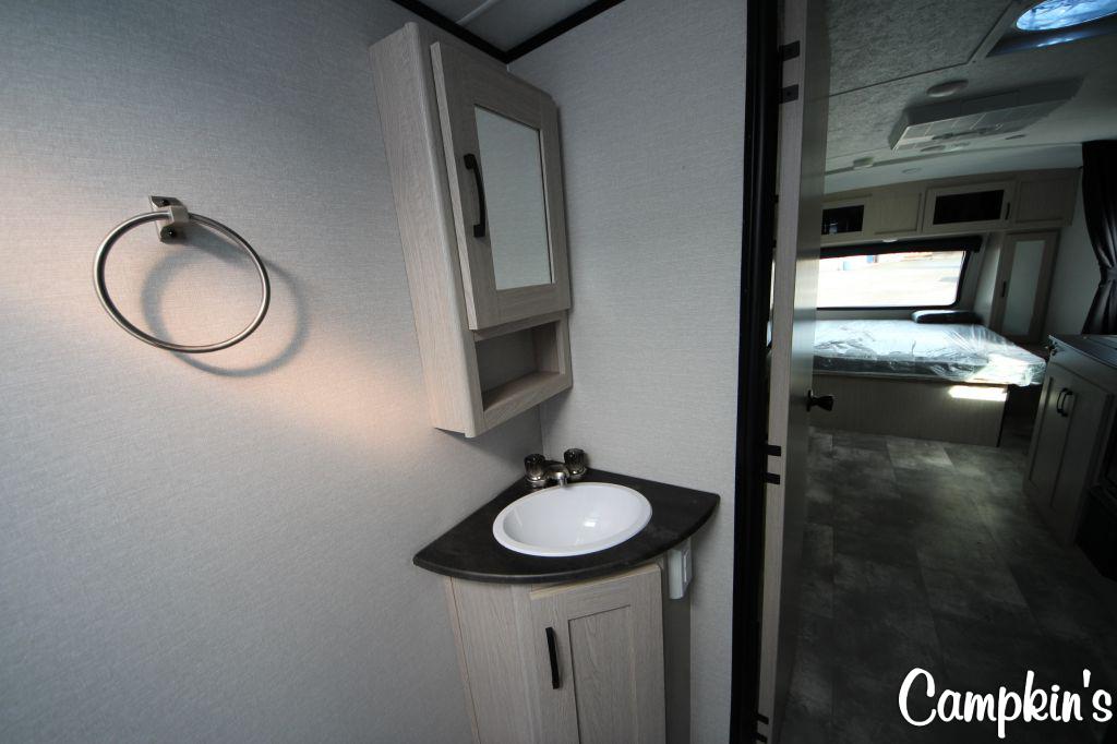 2022 COACHMEN APEX NANO 208BHS