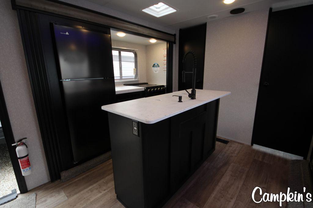 2022 FOREST RIVER CHEROKEE 304BH (SPECIAL)