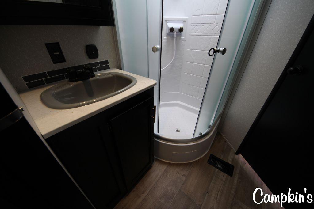 2022 FOREST RIVER CHEROKEE 304BH (SPECIAL)