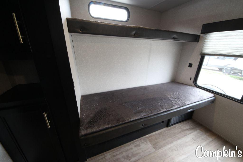 2022 FOREST RIVER CHEROKEE 304BH (SPECIAL)