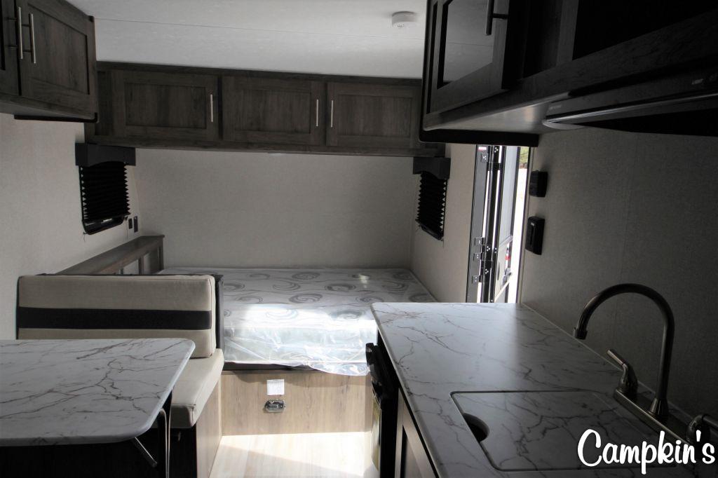 2021 COACHMEN CLIPPER CADET 17CBH