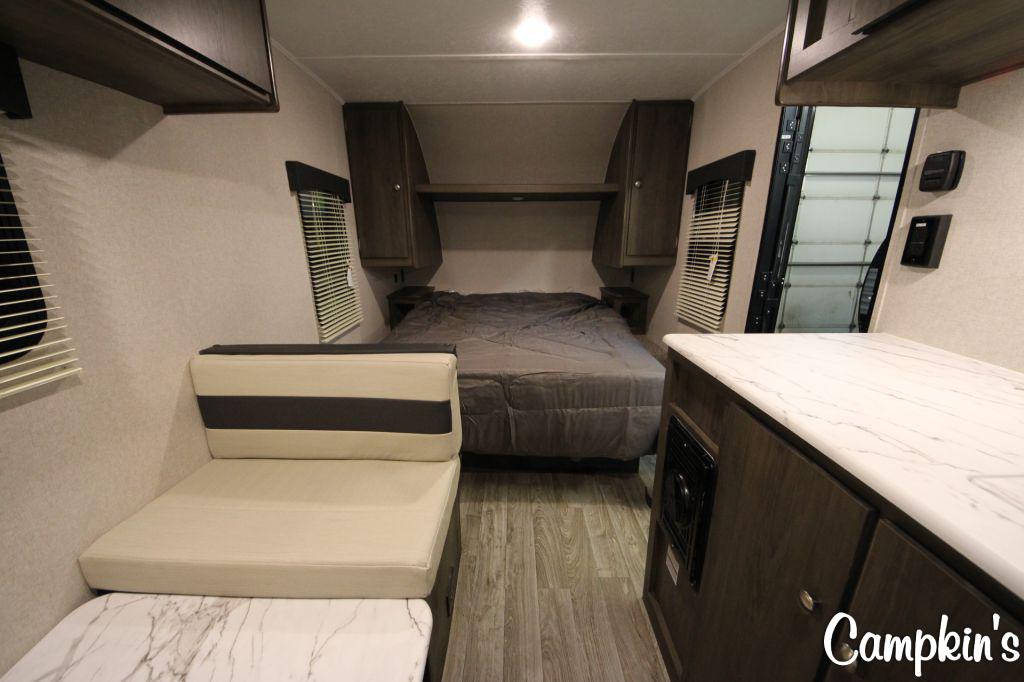 2020 COACHMEN CLIPPER CADET 17CFQ