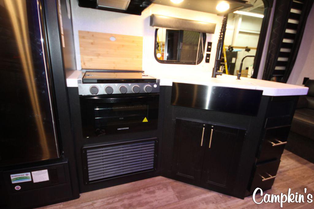 2023 FOREST RIVER CHEROKEE GREY WOLF 23MK