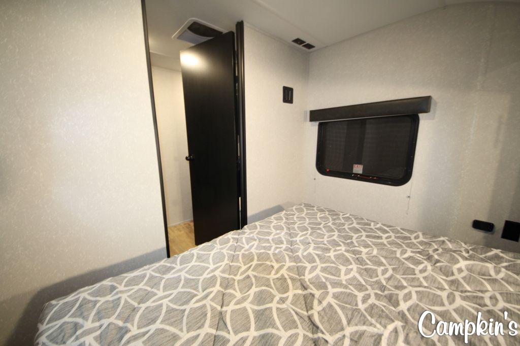 2022 FOREST RIVER CHEROKEE GREY WOLF 23MK