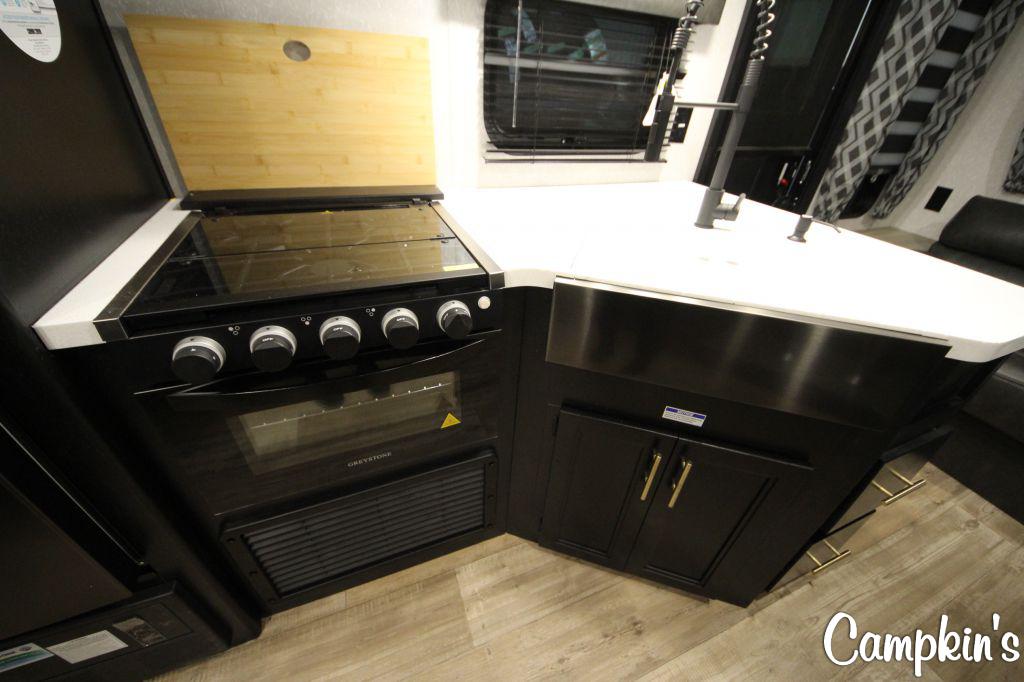 2022 FOREST RIVER CHEROKEE GREY WOLF 23MK