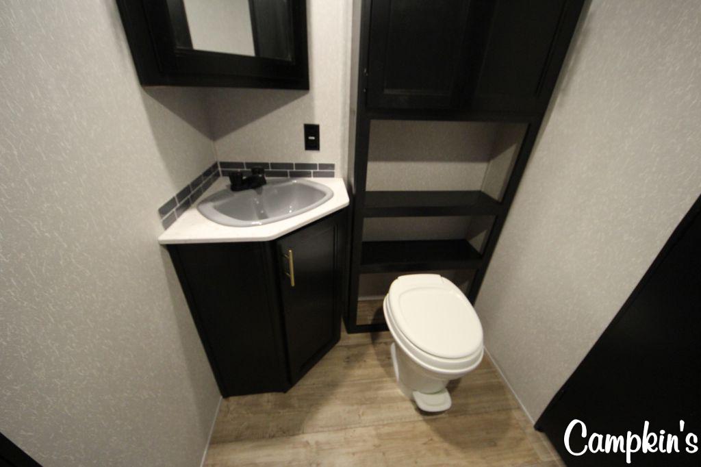 2022 FOREST RIVER CHEROKEE GREY WOLF 23MK