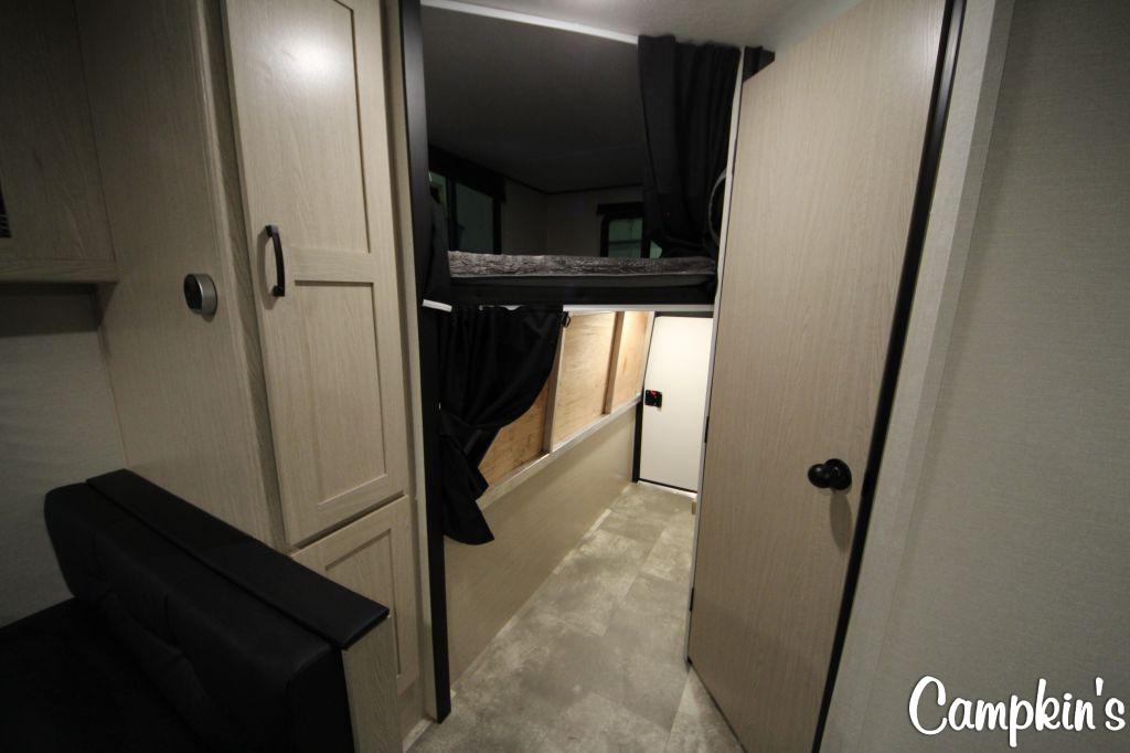 2022 COACHMEN APEX ULTRA LITE 256BHS