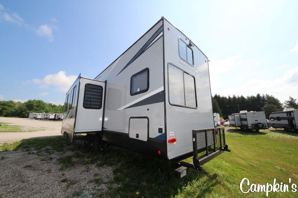 2022 FOREST RIVER CHEROKEE ARCTIC WOLF 3770 SUITE