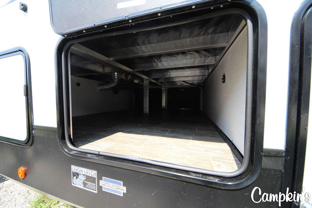 2022 FOREST RIVER CHEROKEE ARCTIC WOLF 3770 SUITE