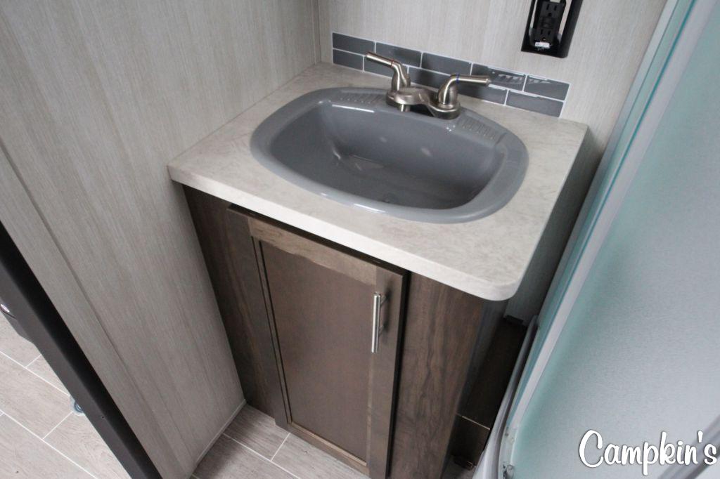 2020 FOREST RIVER GREY WOLF 26RR