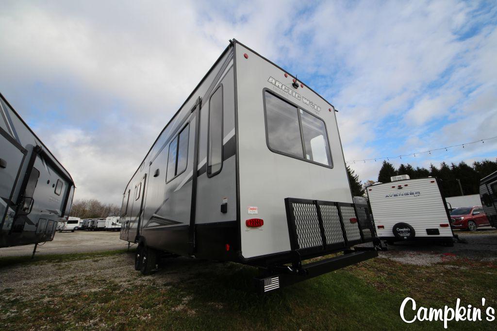 2022 FOREST RIVER CHEROKEE ARCTIC WOLF 3660 SUITE