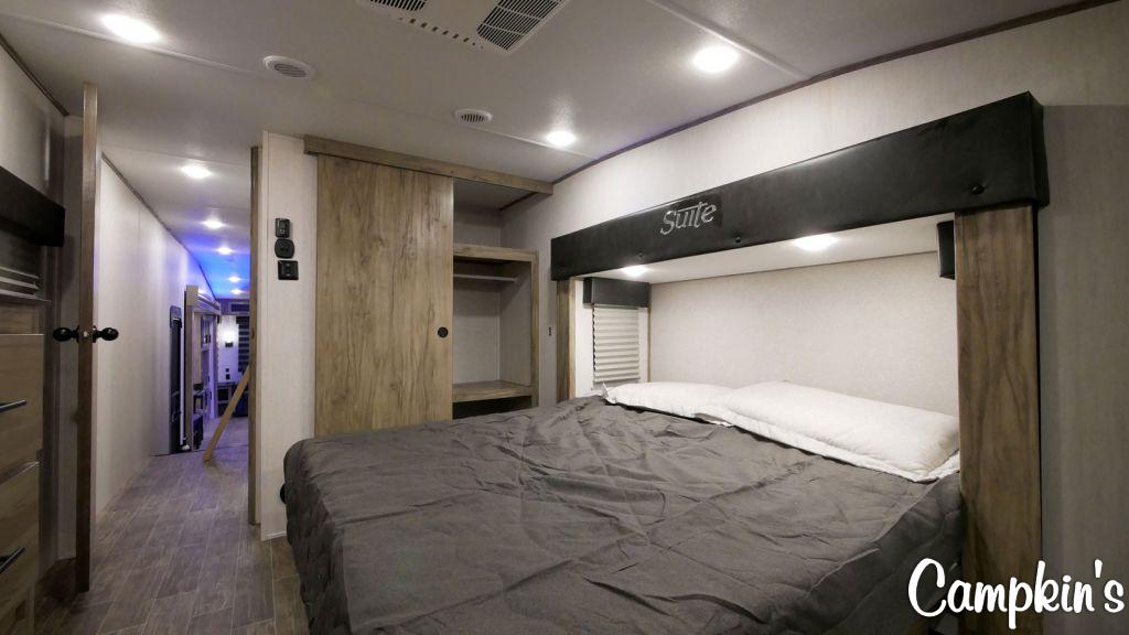 2022 FOREST RIVER CHEROKEE ARCTIC WOLF 3660 SUITE