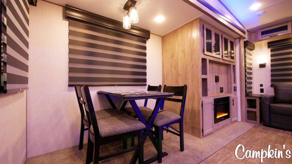 2022 FOREST RIVER CHEROKEE ARCTIC WOLF 3660 SUITE