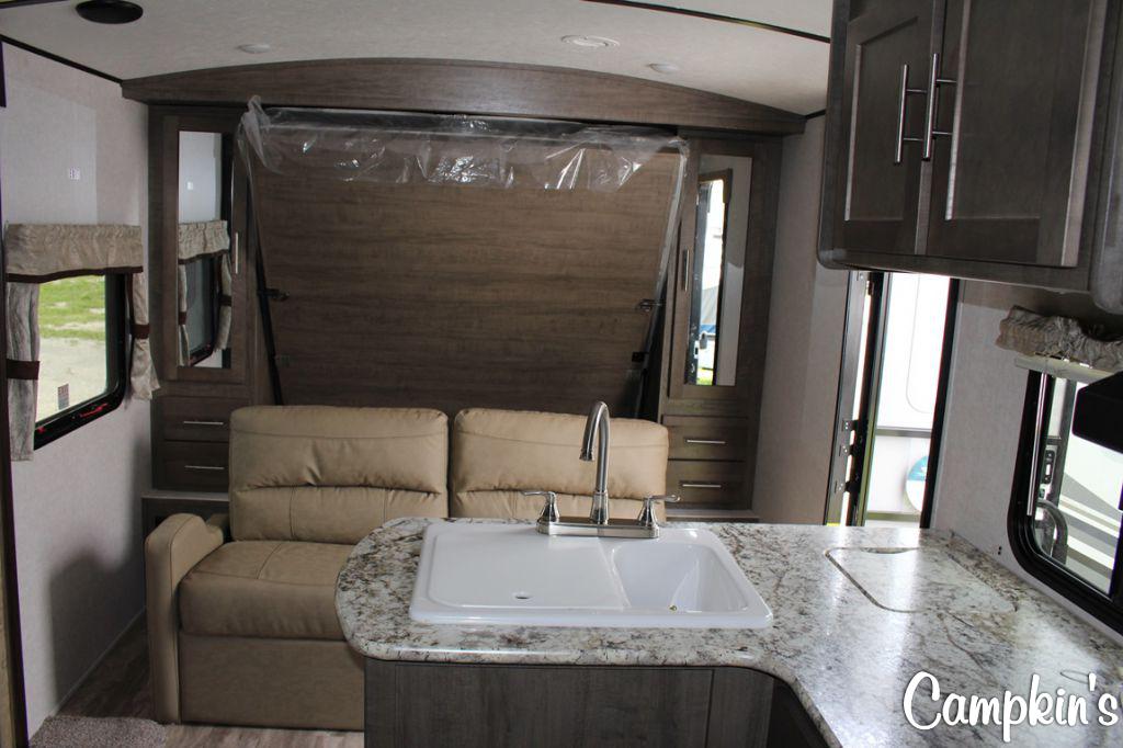 2019 FOREST RIVER SURVEYOR 200MBLE