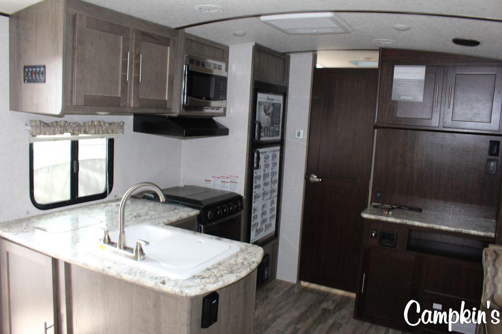 2019 FOREST RIVER SURVEYOR 200MBLE