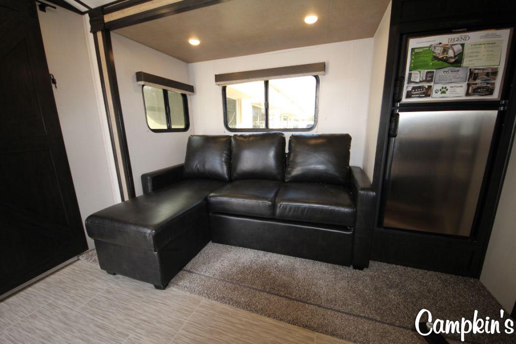 2019 PRIMETIME SURVEYOR LEGEND 241RBLE