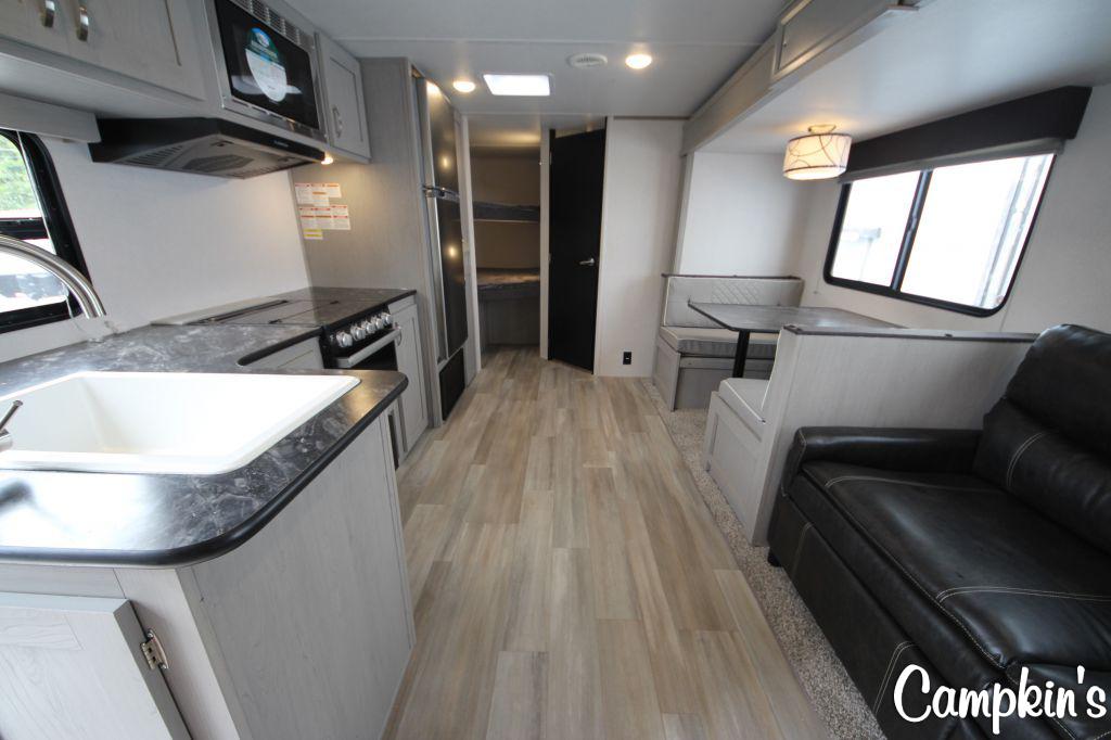 2022 PRIMETIME TRACER LE 260BHSLE