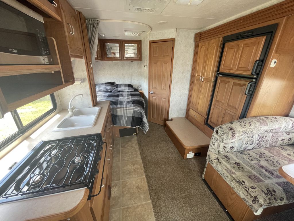 2004 Oasis shasta 250