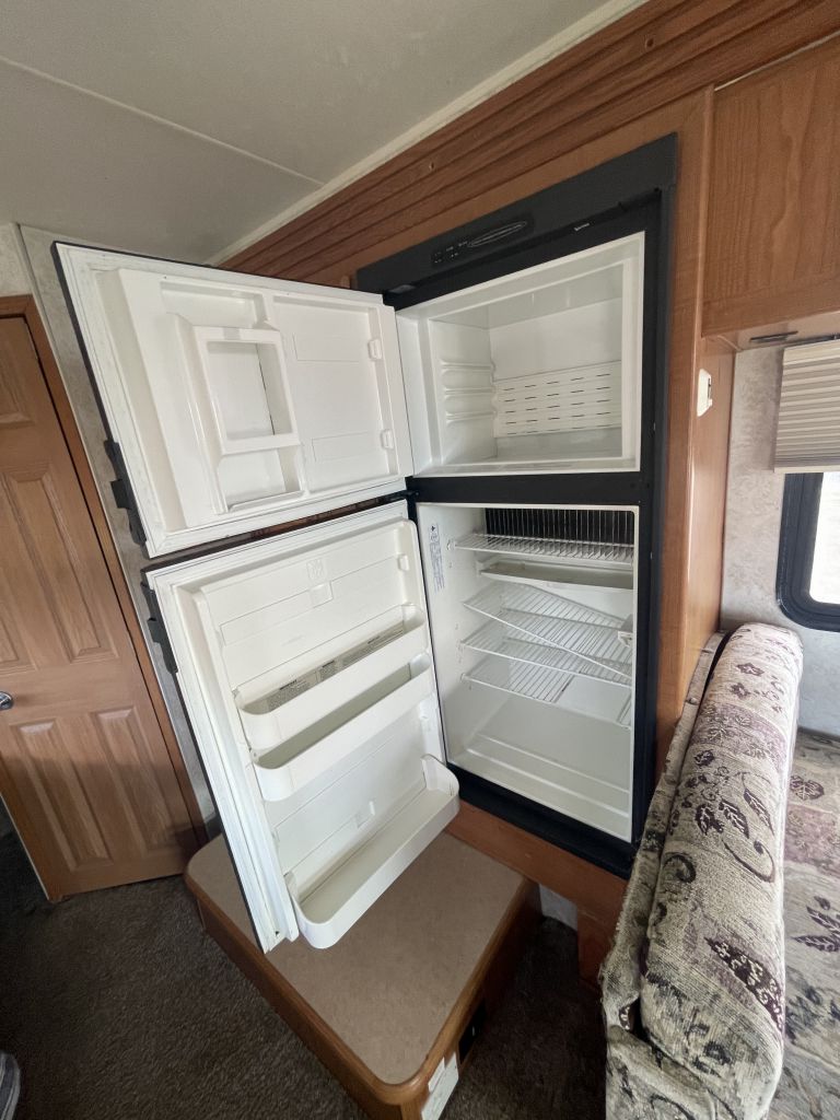 2004 Oasis shasta 250