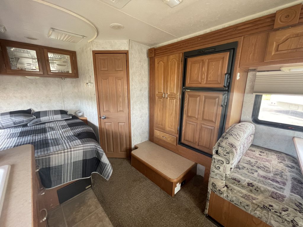 2004 Oasis shasta 250