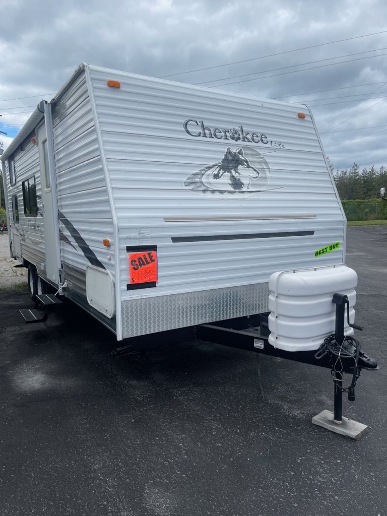 Vehicle Image - 2006 FOREST RIVER CHEROKEE 23DD