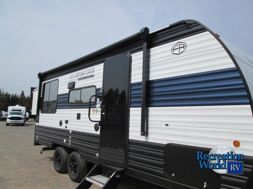 2025 CHEROKEE GREY WOLF 19SM