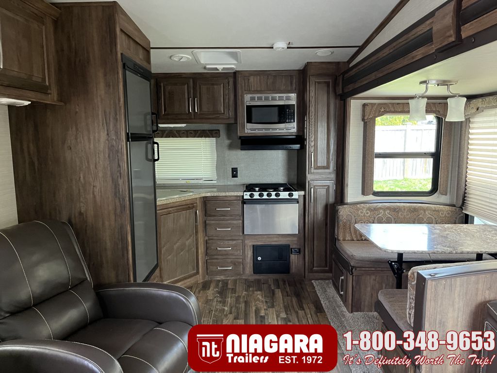 2016 Keystone RV 27rks