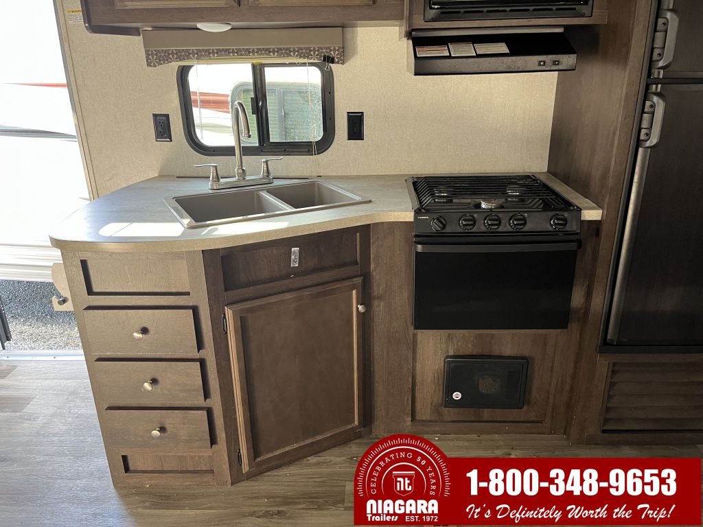 2018 Starcraft RV 27bhs