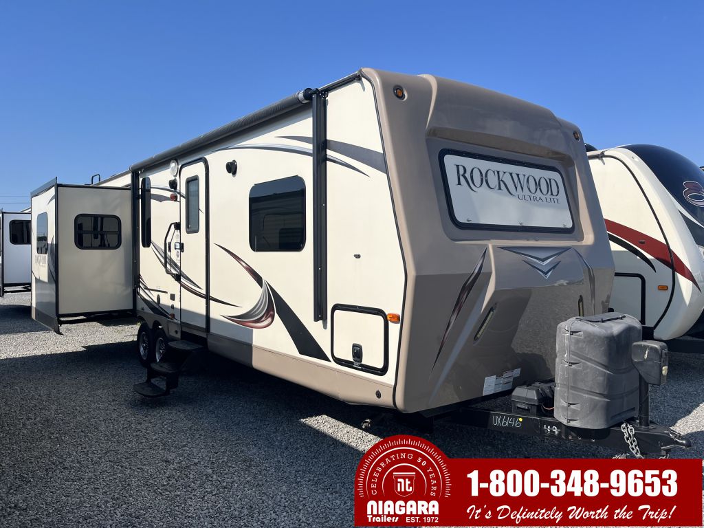 2016 FOREST RIVER ROCKSWOOD 2703WS