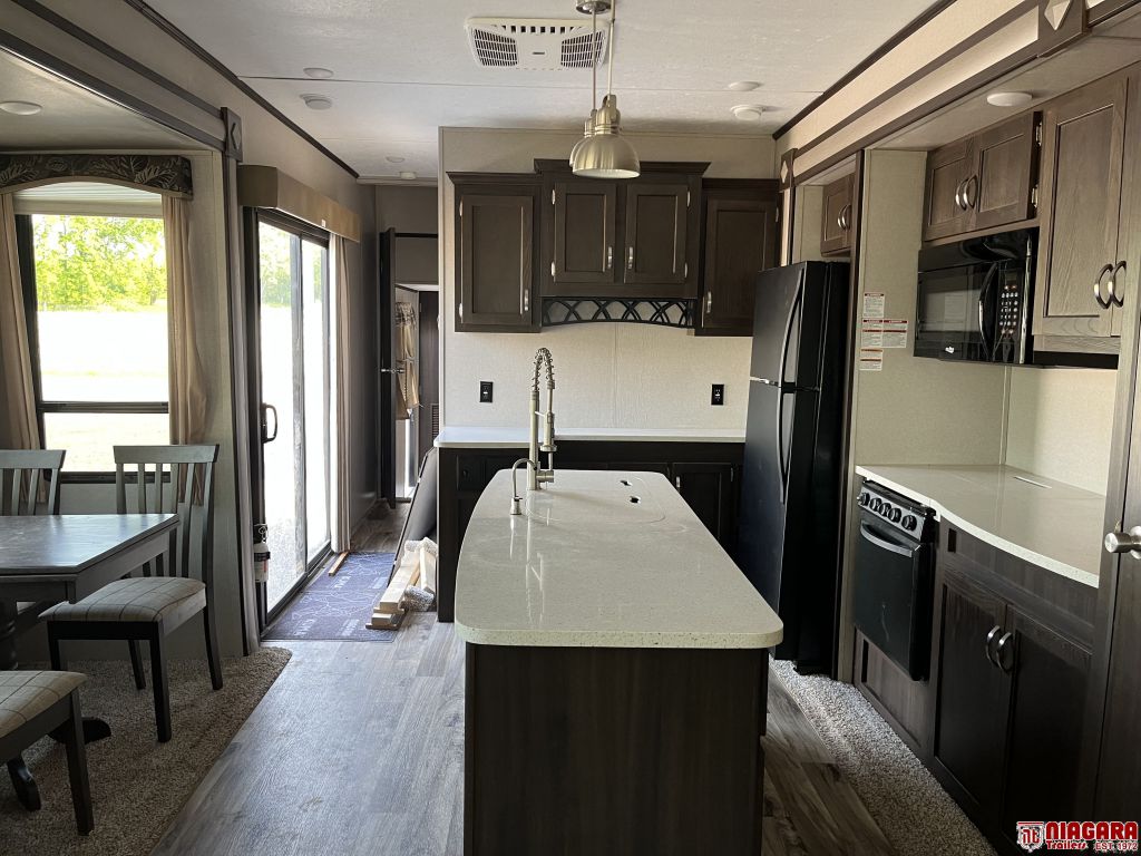 2018 Keystone RV residence 40loft